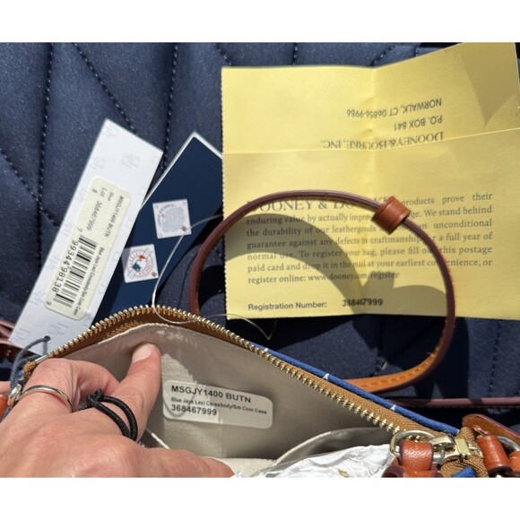 MLB Toronto Blue Jays Dooney & Bourke Lexi Crossbody Sm Coin Case NWT $228 - Picture 6 of 7